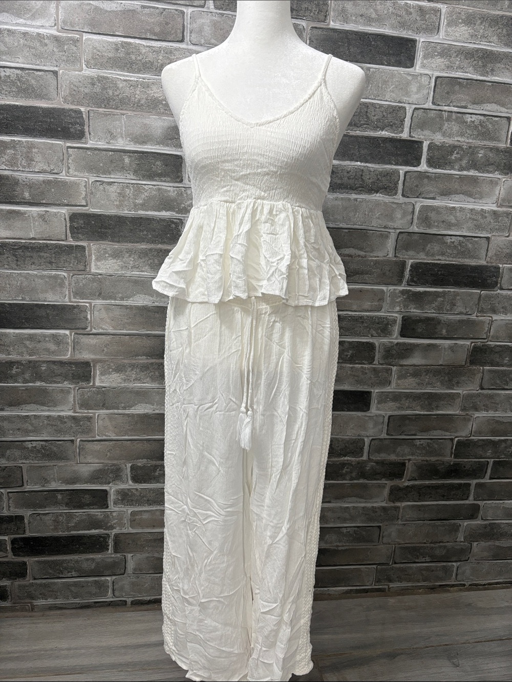 White Sleeveless Ruffle Peplum set